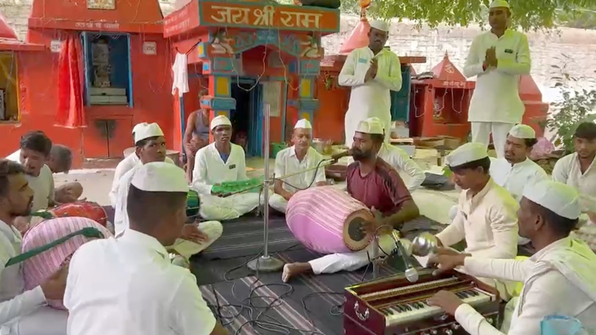 रायपुर सेंट्रल जेल में नवरात्र की धूम : 760 बंदियों ने रखा है नौ दिन का उपवास, ढोलक-मंजीरे की धुन पर गूंज रहे जसगीत