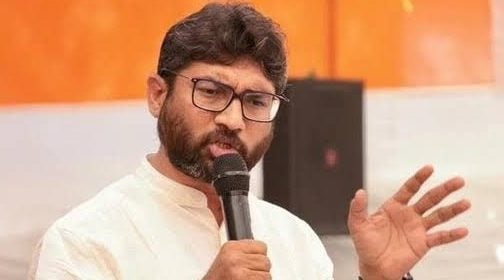 गुजरात: कांग्रेस विधायक जिग्नेश मेवाणी पर FIR दर्ज, पुलिस स्टेशन में हंगामे का आरोप