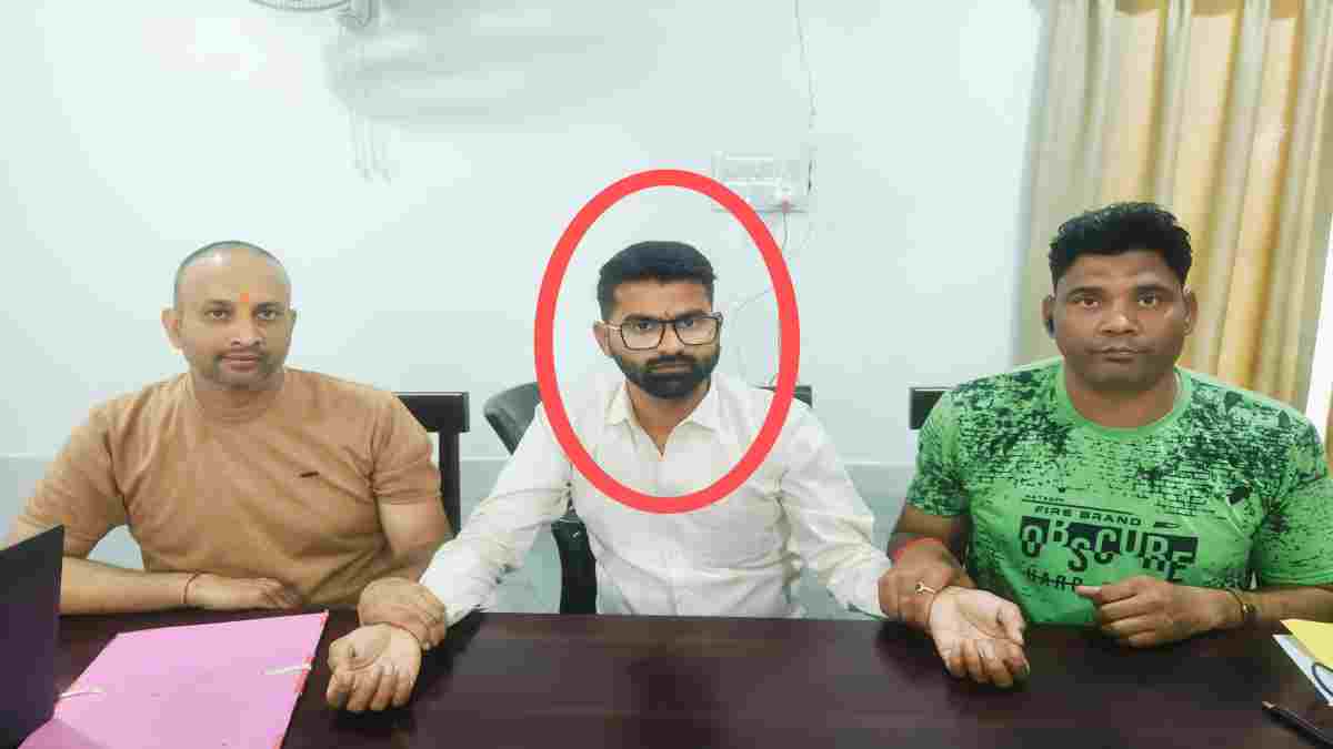 लोकायुक्त की बड़ी कार्रवाई: लाइन मैन 4 हजार की रिश्वत लेते रंगे हाथों ट्रैप, परमानेंट बिजली कनेक्शन के एवज में मांगी थी घूस