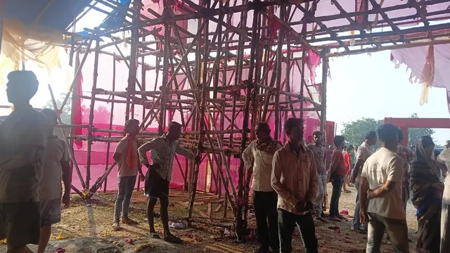 Jharkhand News: जामताड़ा में दुर्गापूजा के पंडाल में लगी आग, ग्रामीणों में मायूसी और आक्रोश