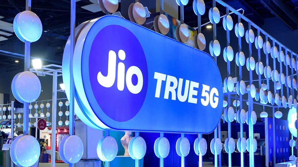 Jio Plan: अब आप कम कीमत पर एक ही प्लान से पूरे परिवार का रिचार्ज कर सकते हैं; साथ ही Netflix, Amazon Prime सब्सक्रिप्शन और बहुत कुछ पाएं…