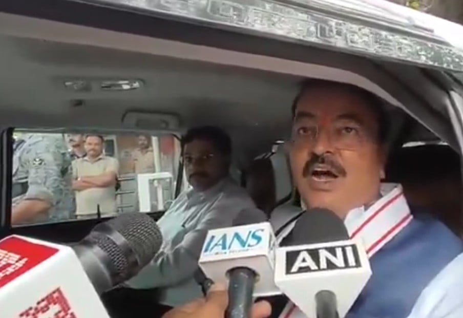 अखिलेश यादव पर केशव मौर्य का पलटवार: बोले- यूपी में BJP को अगले तीन दशक तक कोई नहीं हिला सकता  