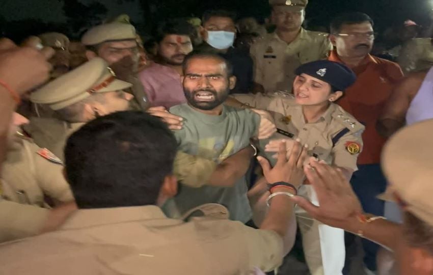 Lakhimpur Kheri News: बुजुर्ग किसान की हत्या के बाद कोहराम, शव उठाने गई पुलिस को ग्रामीणों ने खदेड़ा