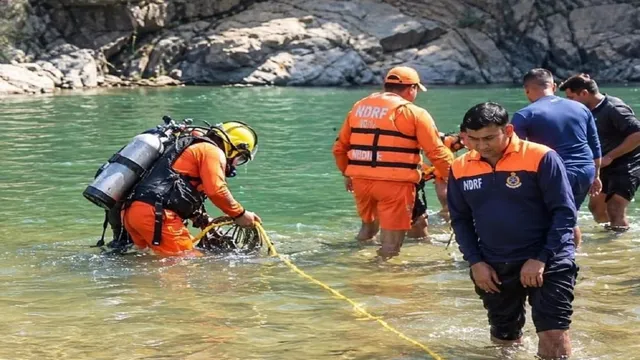 दोस्त को बचाने के लिए पानी में कूदा आशिक, दोनों की डूबने से मौत, 24 घंटे बाद झरने से निकले शव