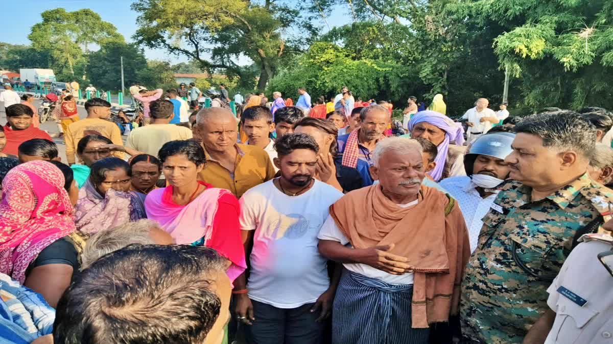 Jharkhand Crime News: दुर्गा पूजा से लौट रही महिला का अपहरण कर हत्या, धान के खेत में मिला शव, NH-39 जाम, आरोपी की तलाश में छापेमारी