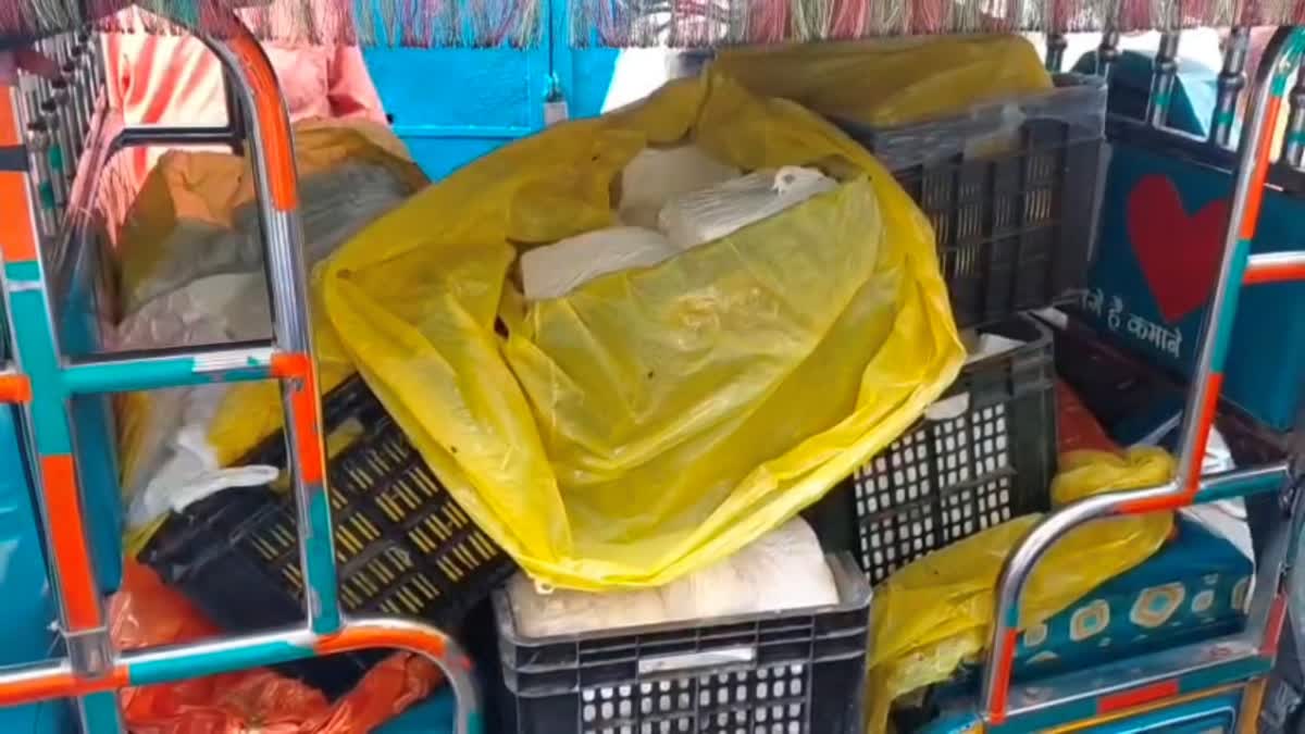 Dhanbad News: धनबाद में 1400 किलो संदिग्ध पनीर जब्त, चार ठिकानों पर छापेमारी; 3 लोग पूछताछ के लिए हिरासत में