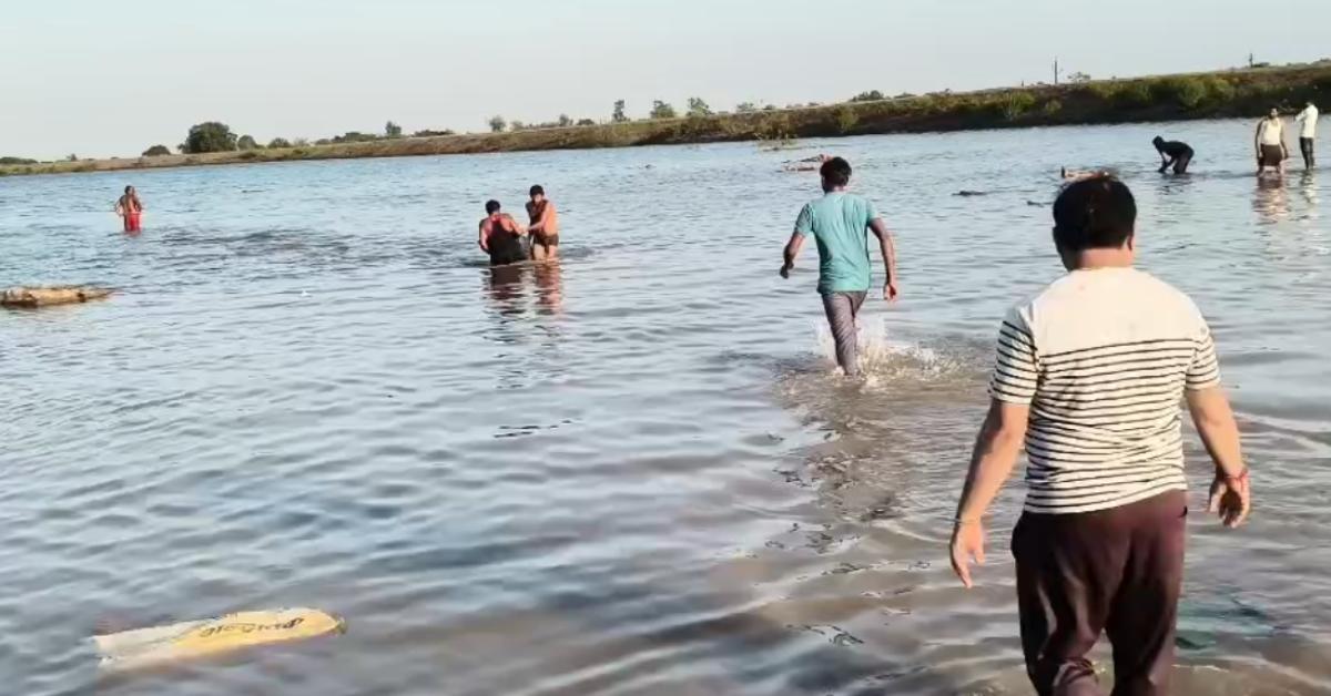 पन्ना में बुझे दो घरों के चिराग: दुर्गा विसर्जन के दौरान बांध में डूबे पांच दोस्त, परिजनों में मचा कोहराम