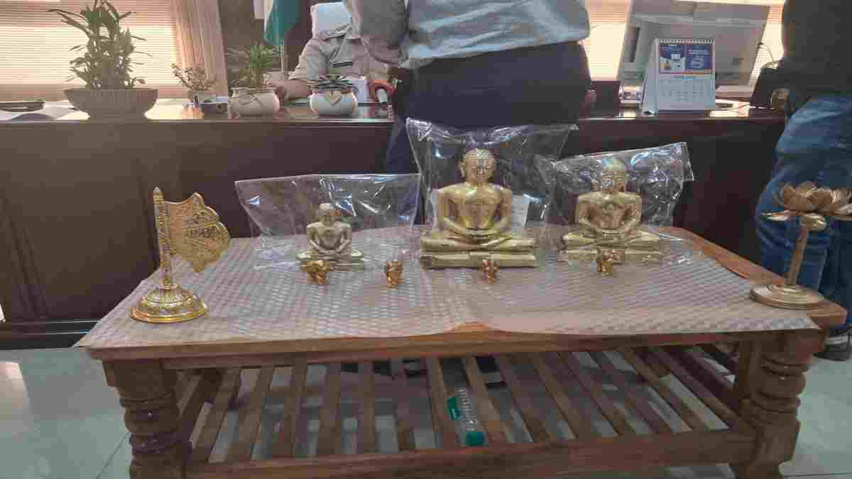 ऋषि तीर्थ जैन मंदिर से अष्टधातु की चोरी 3 प्रतिमा बरामद, सोना समझकर ले गए थे बदमाश, फिर डर से गड्ढे में छिपाया, 2 गिरफ्तार
