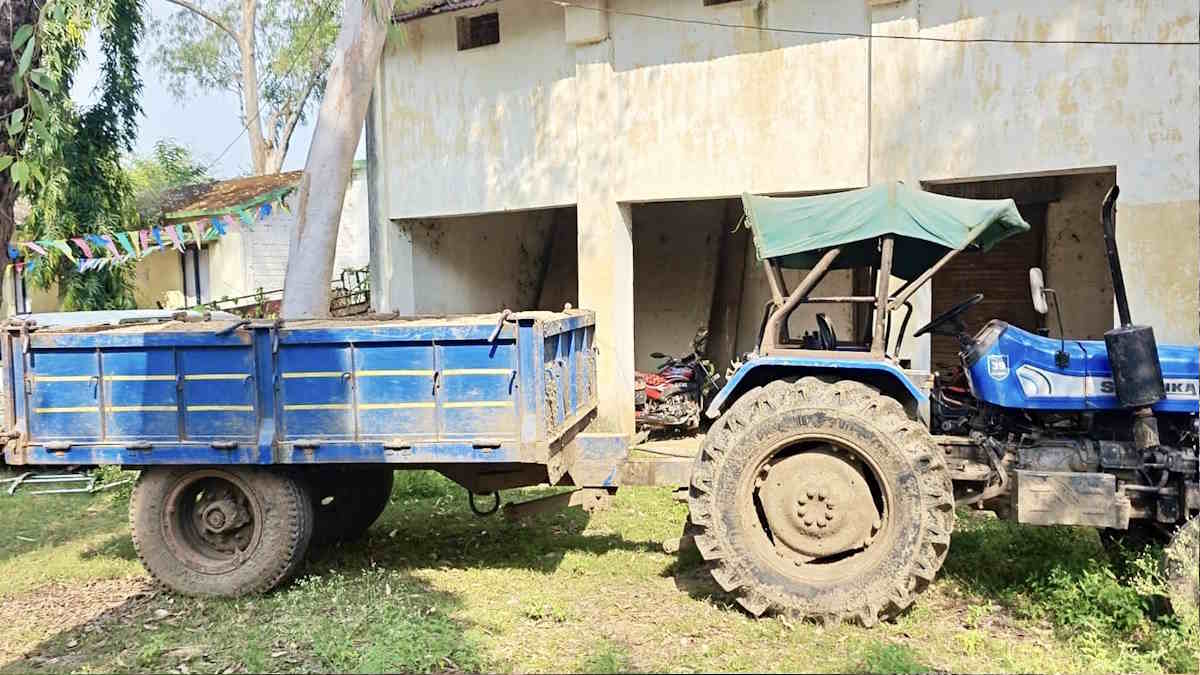 अवैध रेत खनन पर वन विभाग कार्रवाई, महिला अधिकारी और कर्मचारियों पर गाड़ी चढ़ा कर जान से मारने की कोशिश…