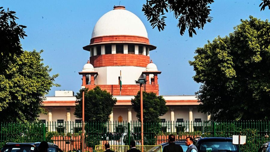 ‘आप पूरा ट्रांसपोर्ट बंद नहीं कर सकते, आवाजाही न रुके’, पाबंदियों पर सरकार को SC के निर्देश