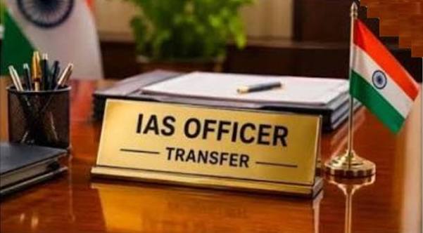 बड़ा फेरबदल: यूपी में 15 IAS अफसरों के ट्रांसफर, जानिए किसे मिली कौन सी जिम्मेदारी