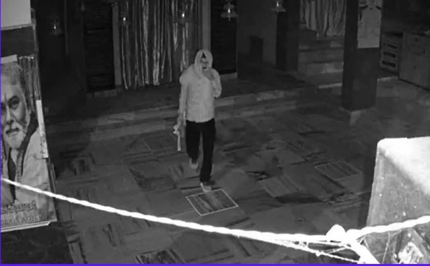 सोनभद्र में चोरों का दुस्साहस देख पुलिस भी हैरान! मंदिर से भगवान की मूर्ति चोरी, मचा हड़कंप