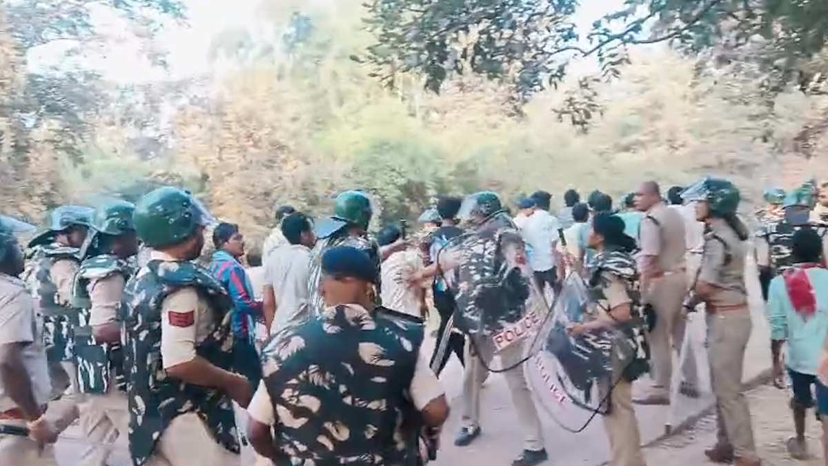 गर्मी से पहले पानी का संकट! पीने के पानी के लिए तीन दिन से चक्काजाम कर रहे ग्रामीणों को सुबह-सुबह पुलिस ने उठाया