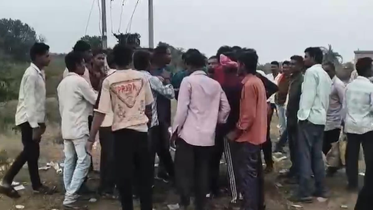 सरकारी शराब दुकानों के बाहर ‘जंगलराज’! कहीं युवक की पिटाई, कहीं चोरी के शक में मारपीट, आखिर कहां है विभाग