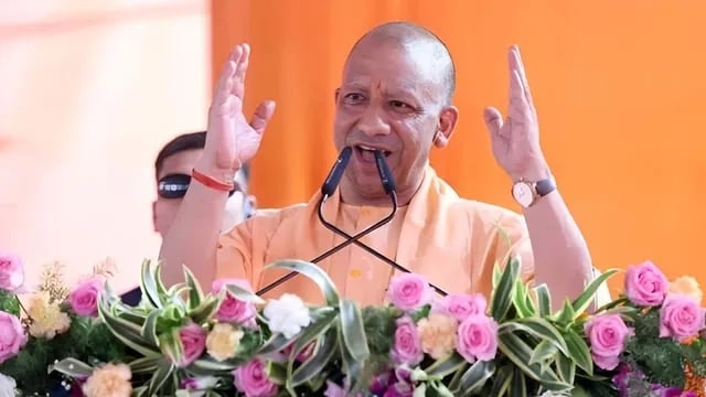 1 करोड़ का बीमा और बच्चों को 8 लाख… यूपी सरकार ने खोला सौगातों का पिटारा, जानिए किसे और कैसे मिलेगा फायदा
