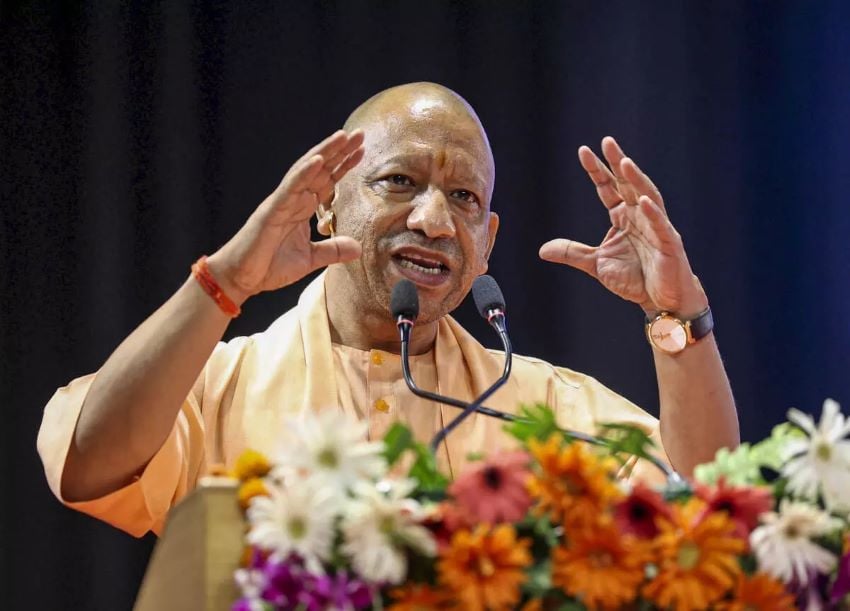 मुख्यमंत्री योगी आदित्यनाथ ने जनता दर्शन में सुनी फरियाद, अधिकारियों को दिए समयबद्ध समाधान के आदेश